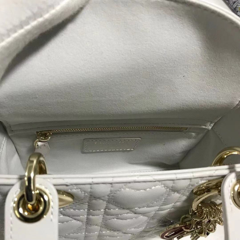 Dragons Bags Detail