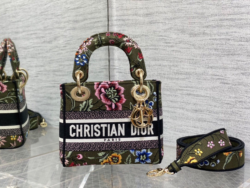 Dragons Bags Detail