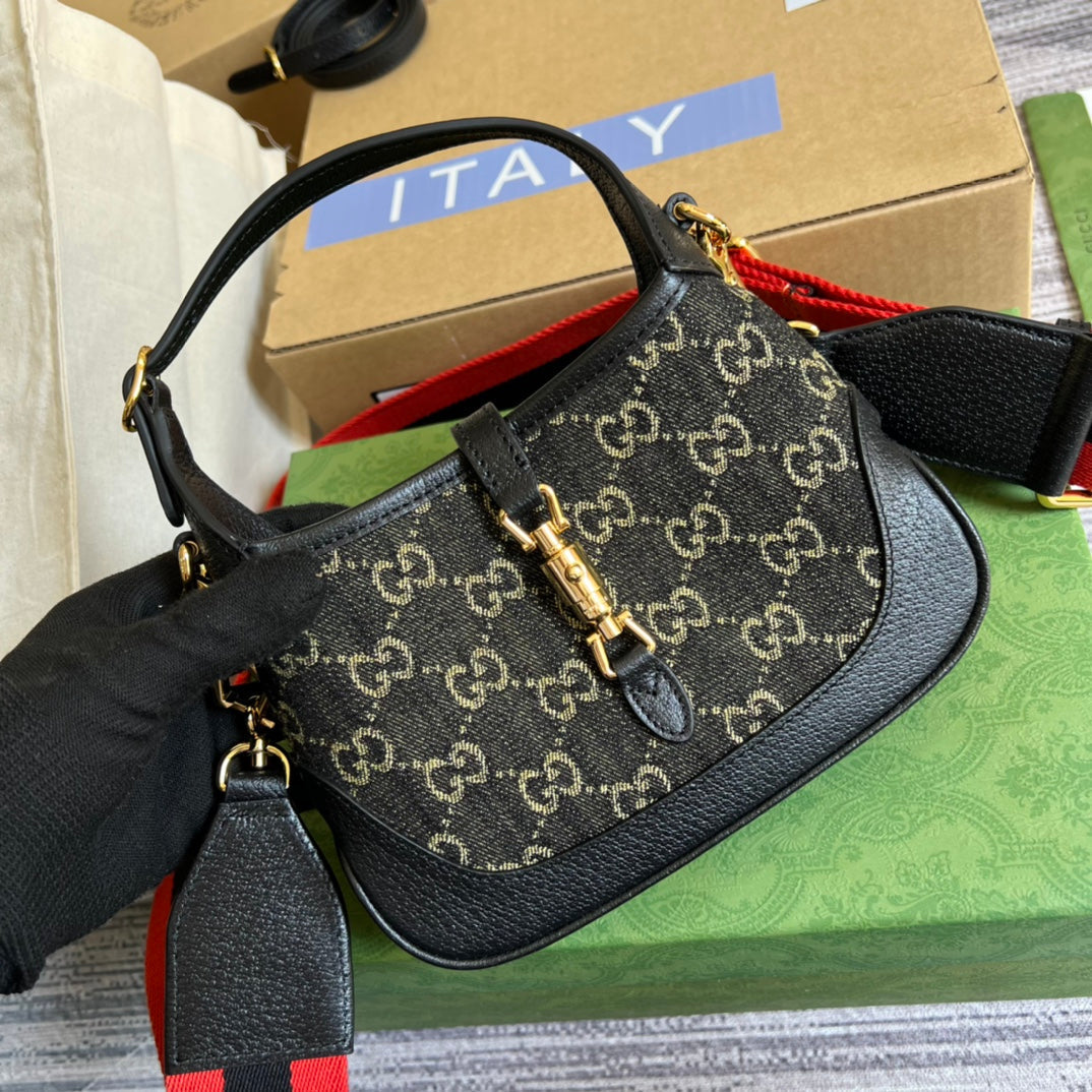 VBS SHOULDER BAG BLACK 685127 UN3AG 1294