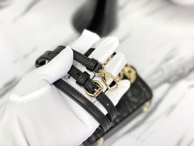 Dragons Bags Detail