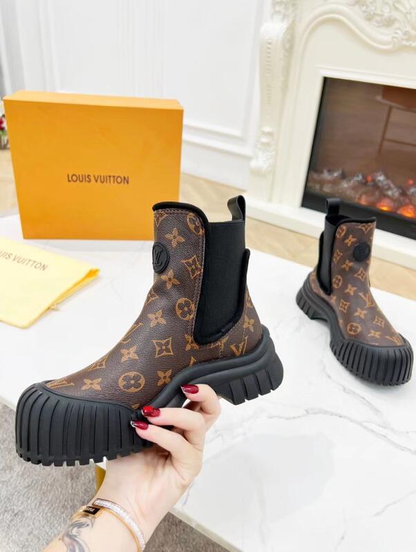 Dragons Bags Detail