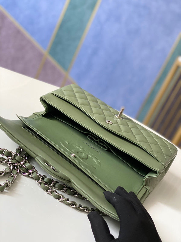 Dragons Bags Detail