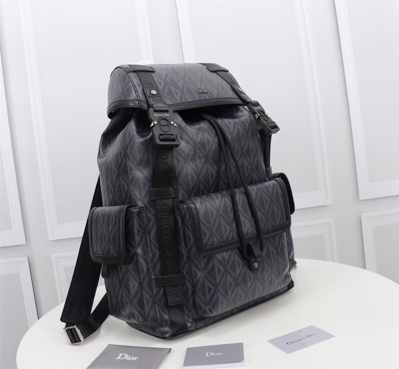 Dragons Bags Detail