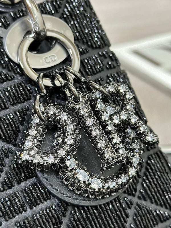 Dragons Bags Detail