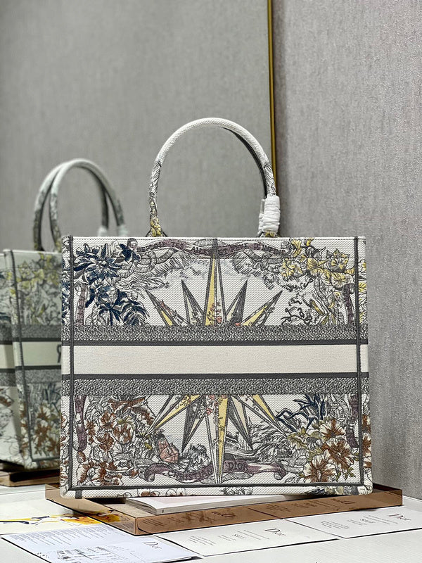 Dragons Bags Detail