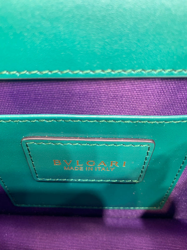 Dragons Bags Detail