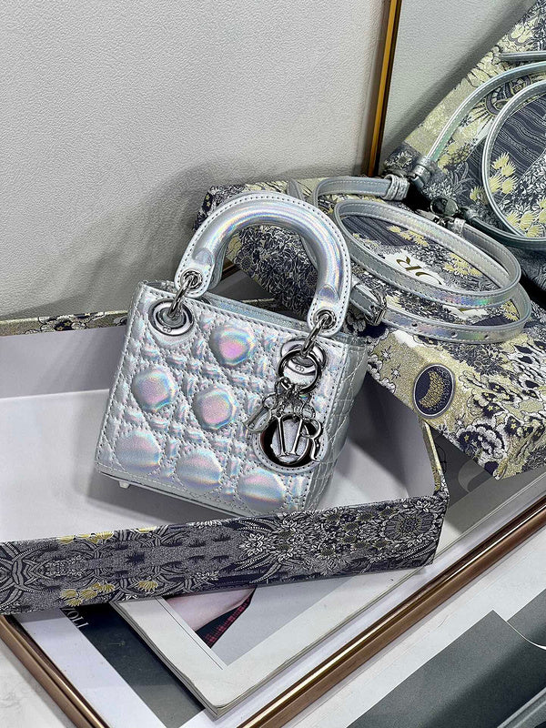 Dragons Bags Detail