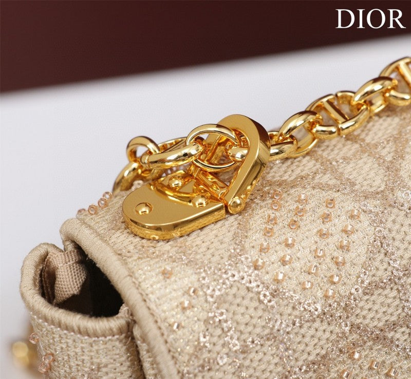 Dragons Bags Detail
