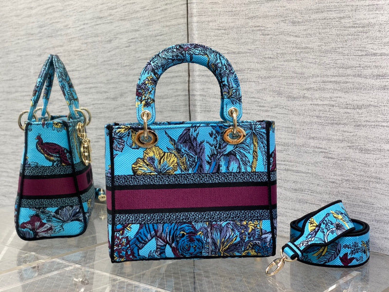 Dragons Bags Detail