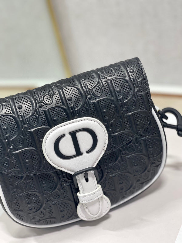 Dragons Bags Detail