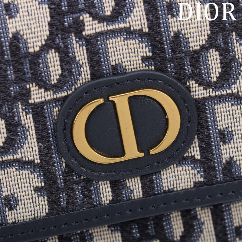Dragons Bags Detail