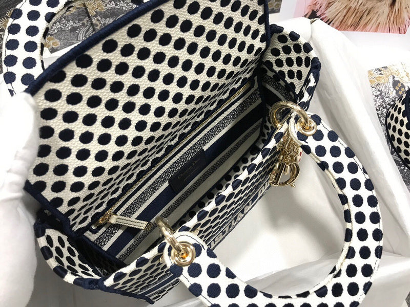 Dragons Bags Detail