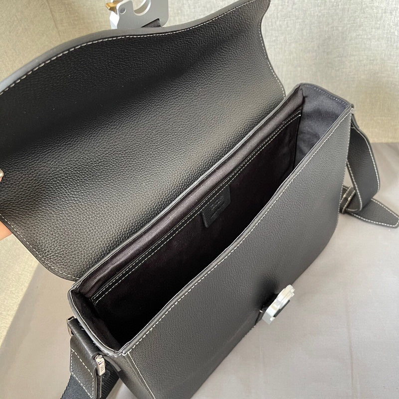 Dragons Bags Detail