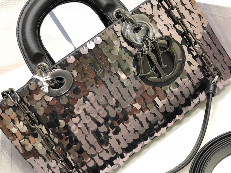 Dragons Bags Detail
