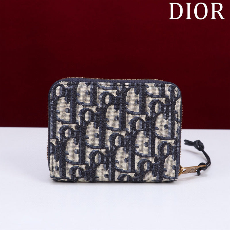 Dragons Bags Detail