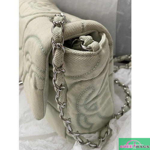 Dragons Bags Detail