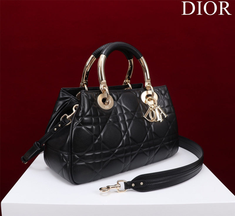 Dragons Bags Detail
