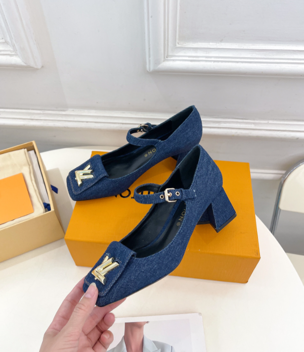 Dragons Bags Detail