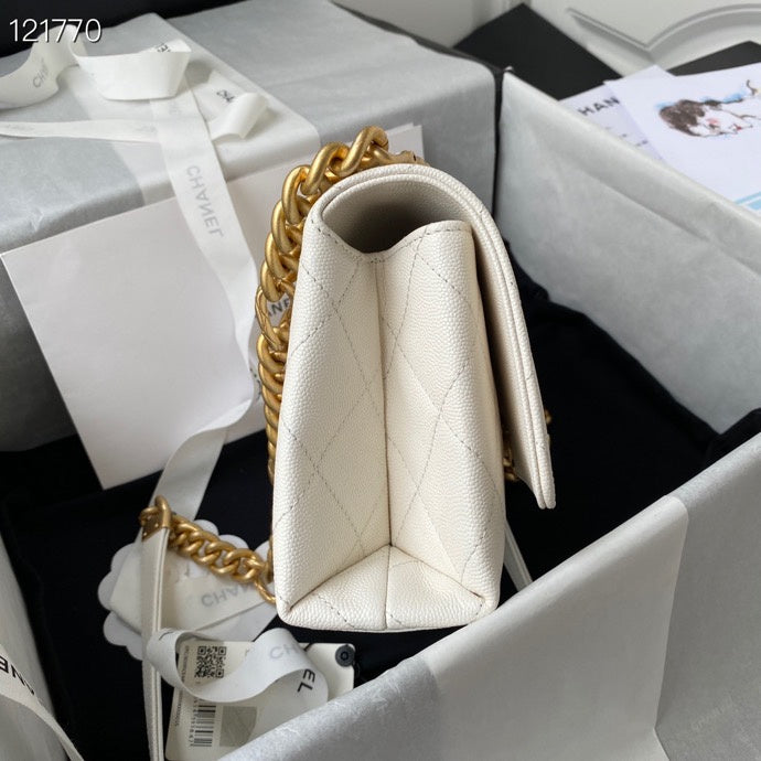 Dragons Bags Detail