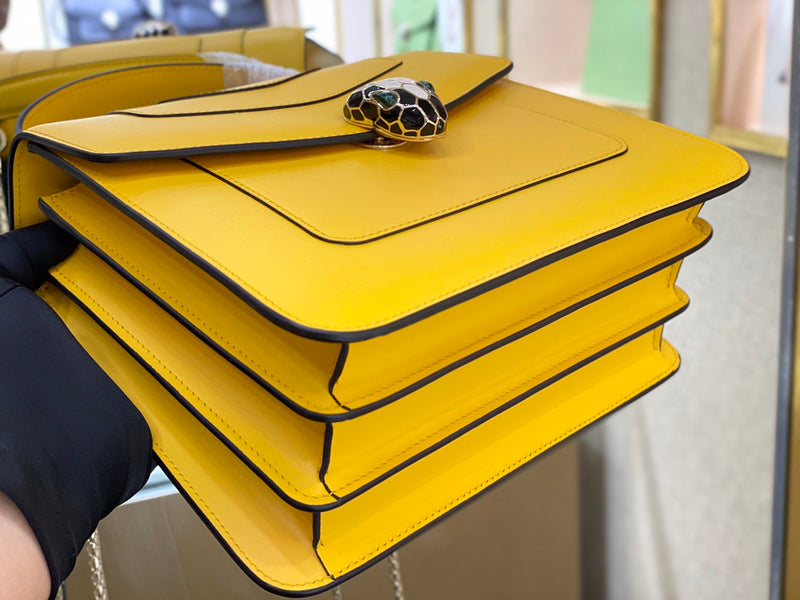 Dragons Bags Detail