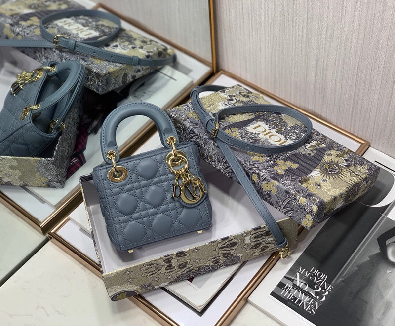 Dragons Bags Detail