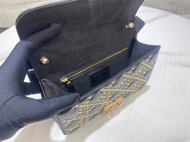 Dragons Bags Detail