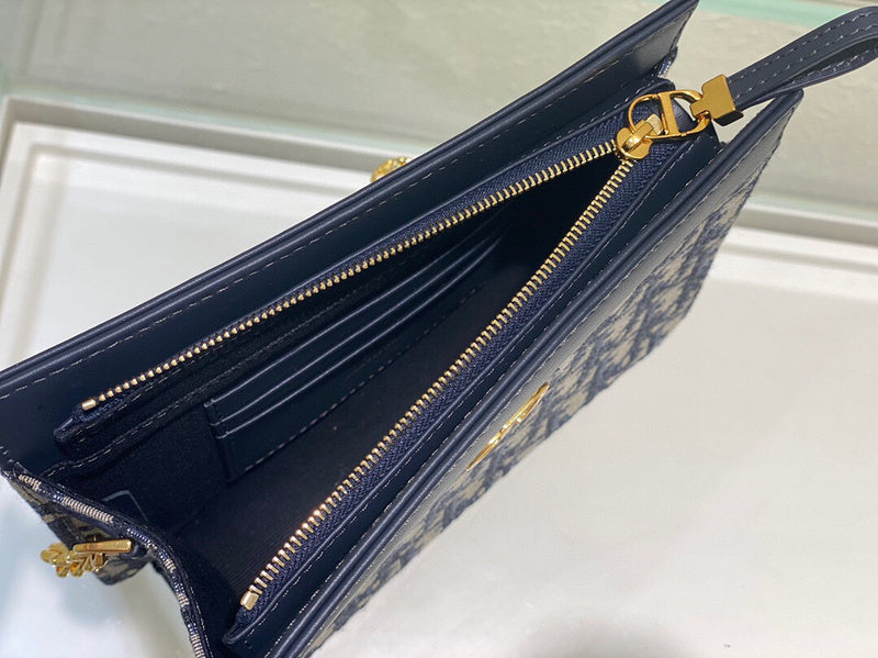 Dragons Bags Detail
