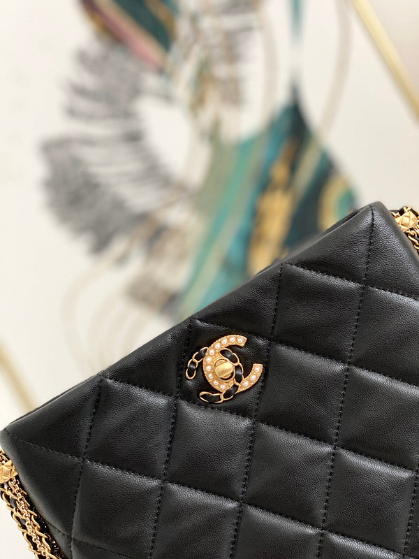 Dragons Bags Detail