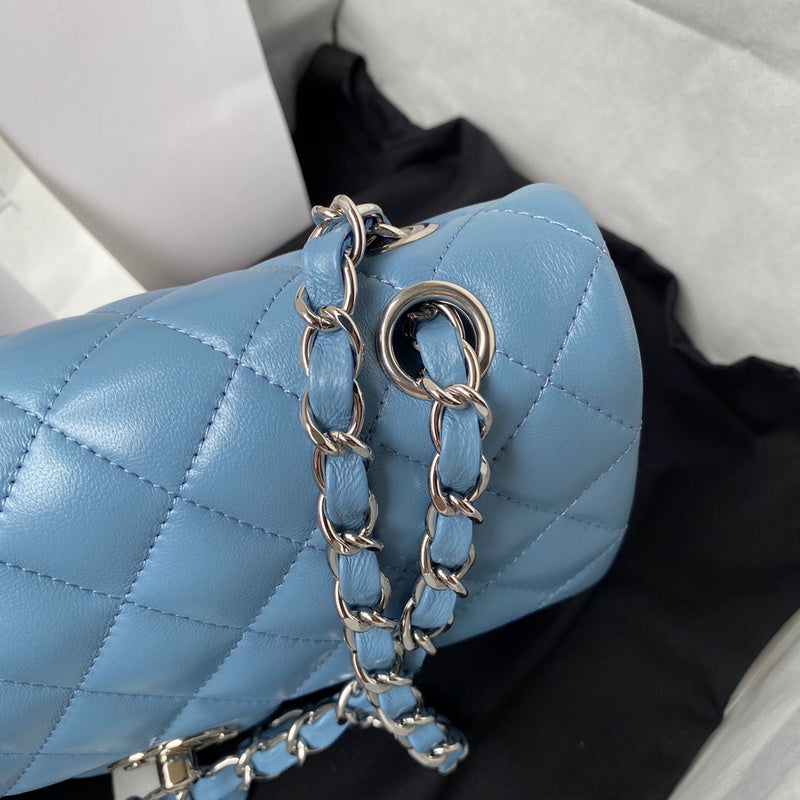 Dragons Bags Detail
