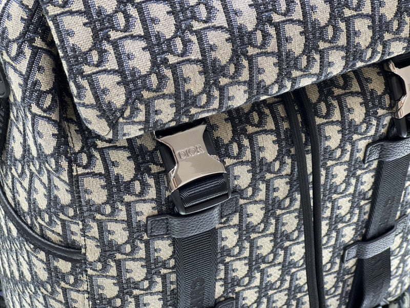 Dragons Bags Detail
