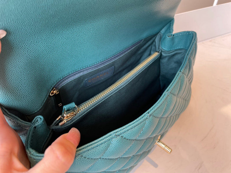 Dragons Bags Detail