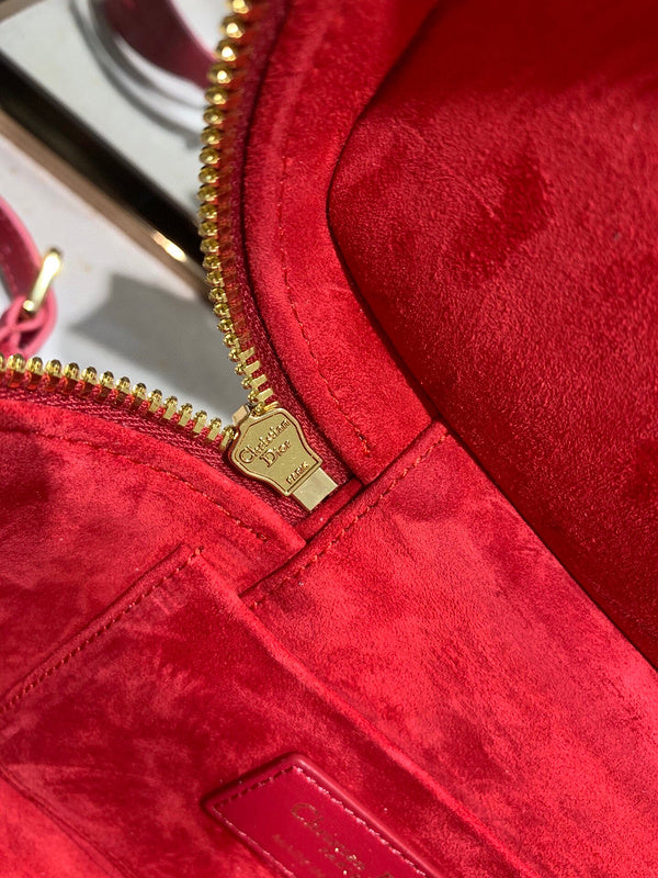 Dragons Bags Detail