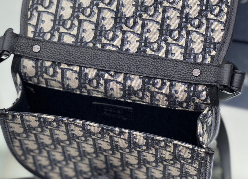 Dragons Bags Detail