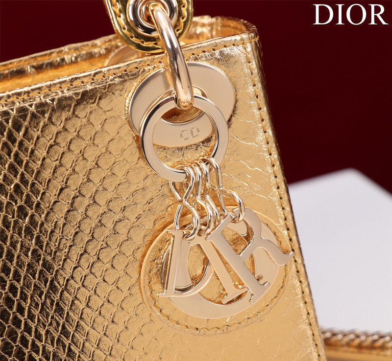 Dragons Bags Detail