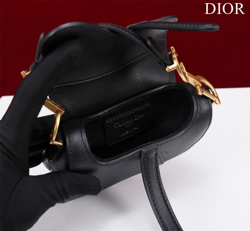 Dragons Bags Detail