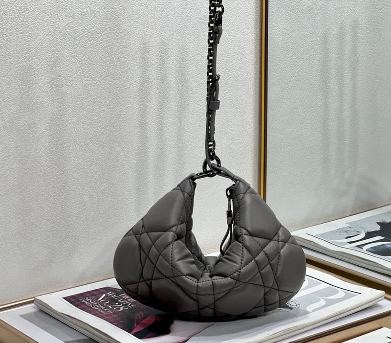 Dragons Bags Detail