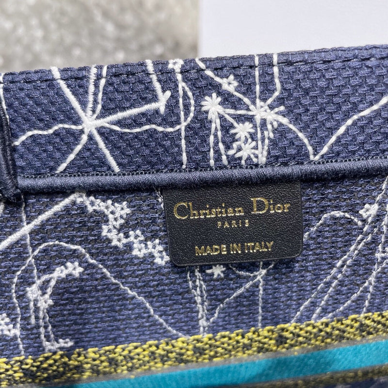 Dragons Bags Detail