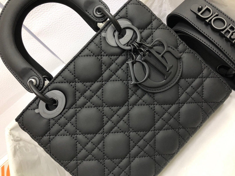 Dragons Bags Detail