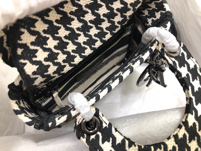 Dragons Bags Detail