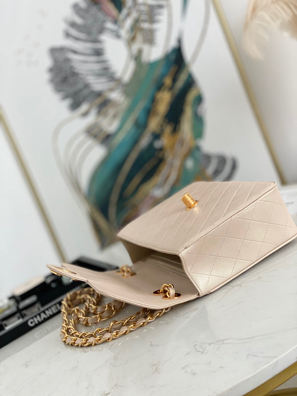Dragons Bags Detail