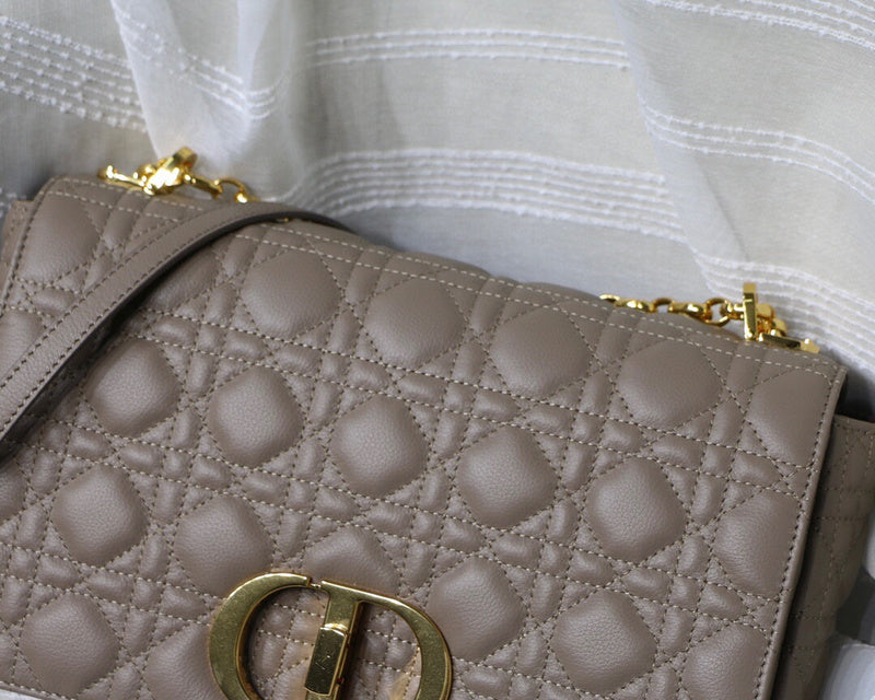Dragons Bags Detail
