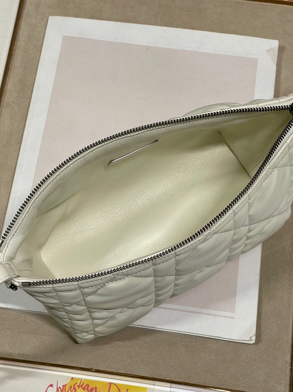 Dragons Bags Detail