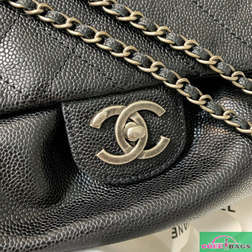 Dragons Bags Detail