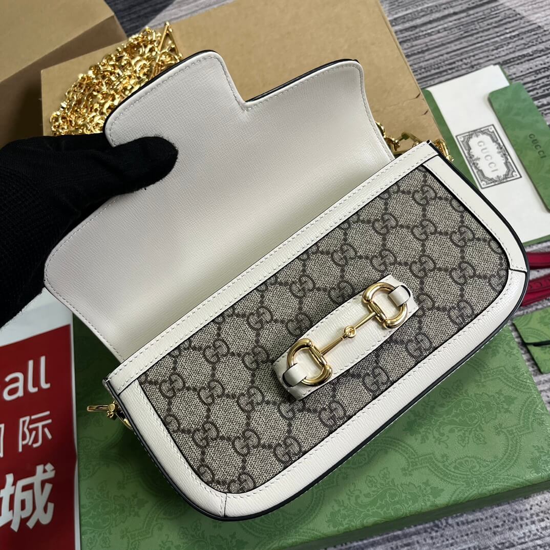 VBS 735178 Horsebit 1955 shoulder bag 24CM white pvc