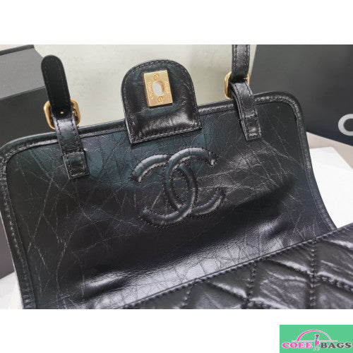 Dragons Bags Detail