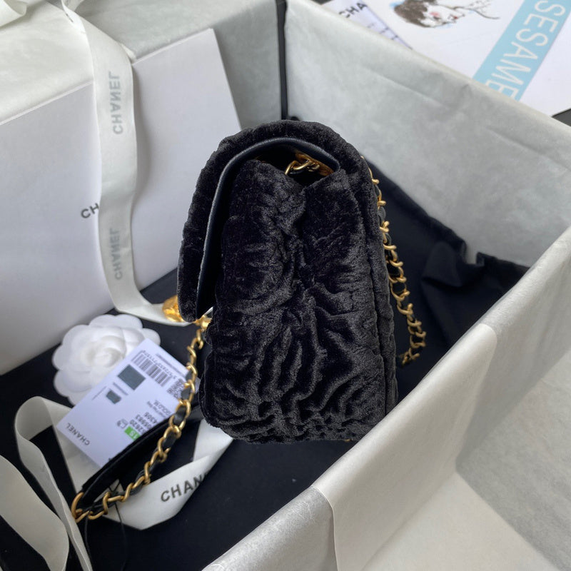 Dragons Bags Detail