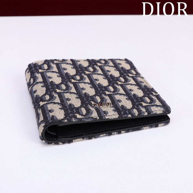 Dragons Bags Detail