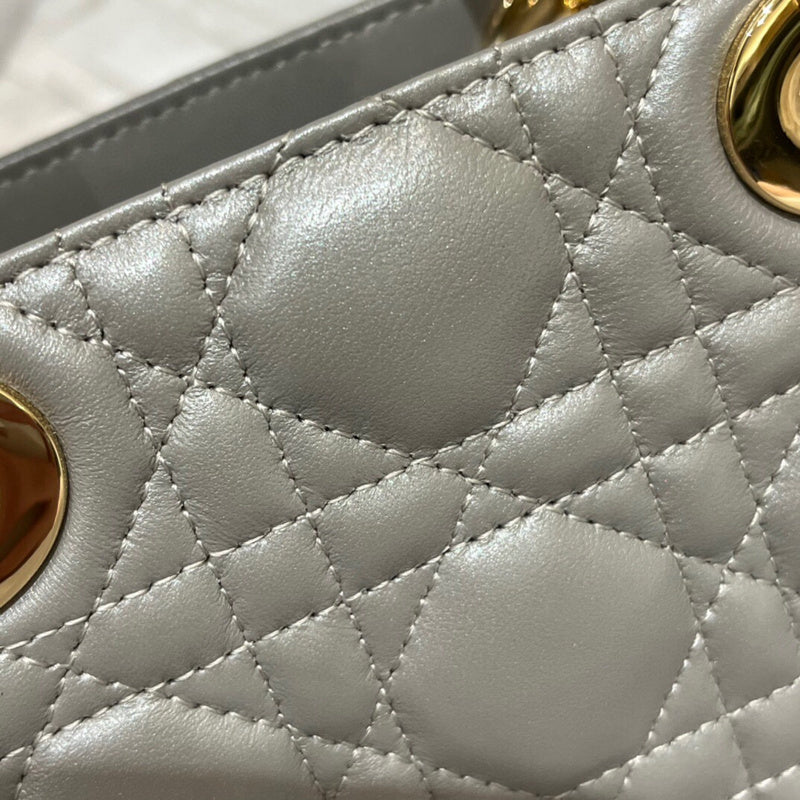Dragons Bags Detail