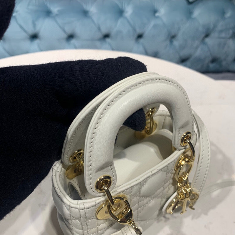 Dragons Bags Detail