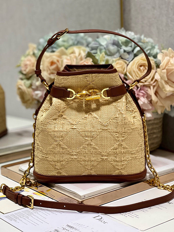 Dragons Bags Detail